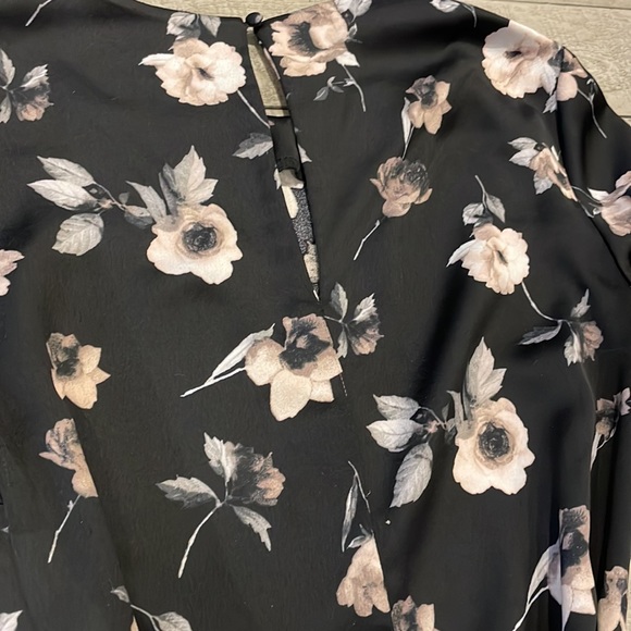 Black Floral XXS Women’s Tunic - Picture 3 of 5